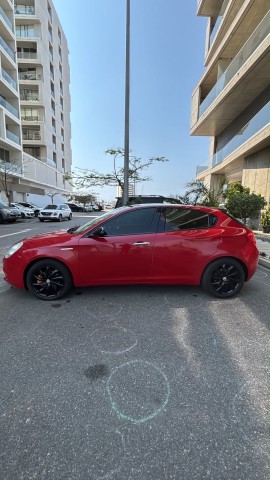 Alfa Romeo giuletta impecável