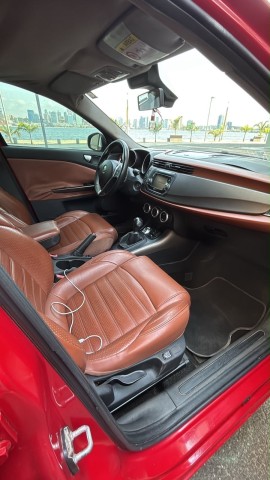 Alfa Romeo giuletta impecável