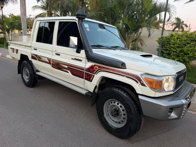 TOYOTA LAND CRUISER HZ CABINE DUPLA V8