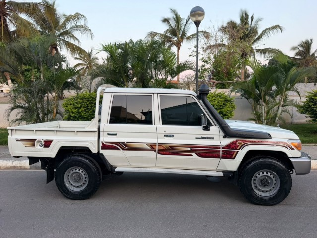TOYOTA LAND CRUISER HZ CABINE DUPLA V8