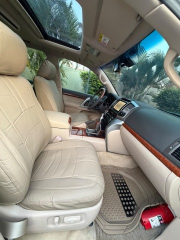 TOYOTA LAND CRUISER VXR 5.7 V8