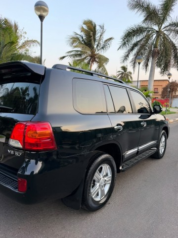 TOYOTA LAND CRUISER VXR 5.7 V8