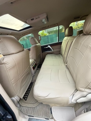 TOYOTA LAND CRUISER VXR 5.7 V8