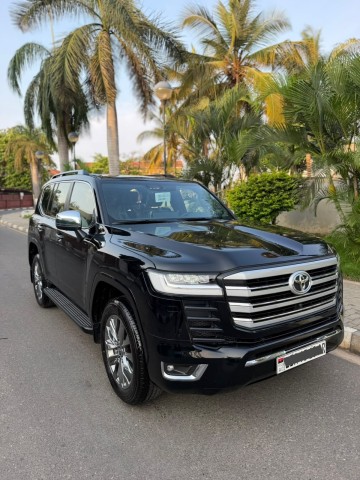 TOYOTA LAND CRUISER VXR TWIN TURBO GASOLINA 2026