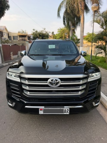 TOYOTA LAND CRUISER VXR TWIN TURBO GASOLINA 2026
