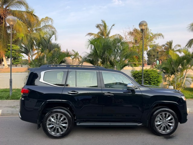 TOYOTA LAND CRUISER VXR TWIN TURBO GASOLINA 2026
